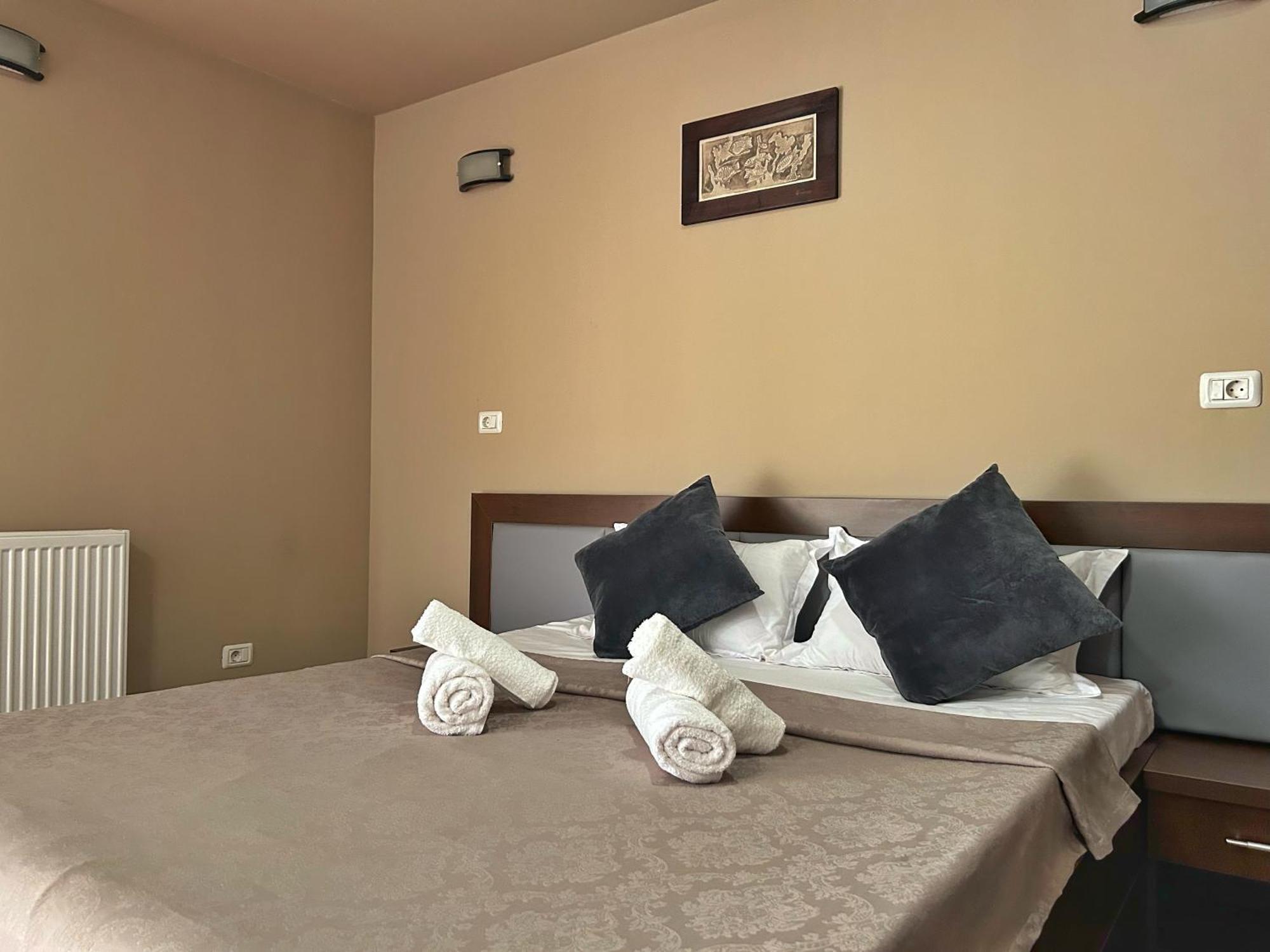 Vila Andrei تيشيرغيول المظهر الخارجي الصورة