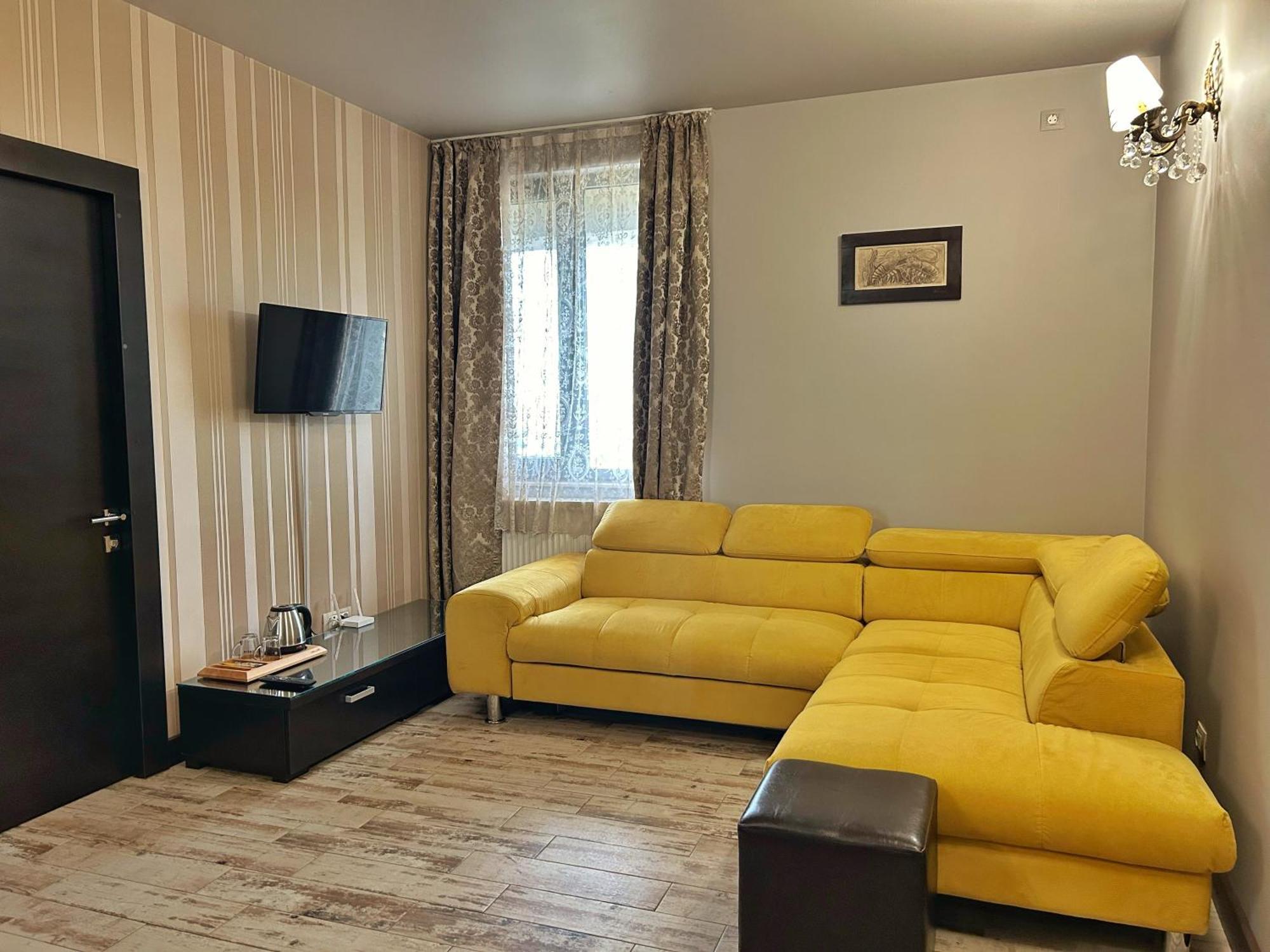 Vila Andrei تيشيرغيول المظهر الخارجي الصورة